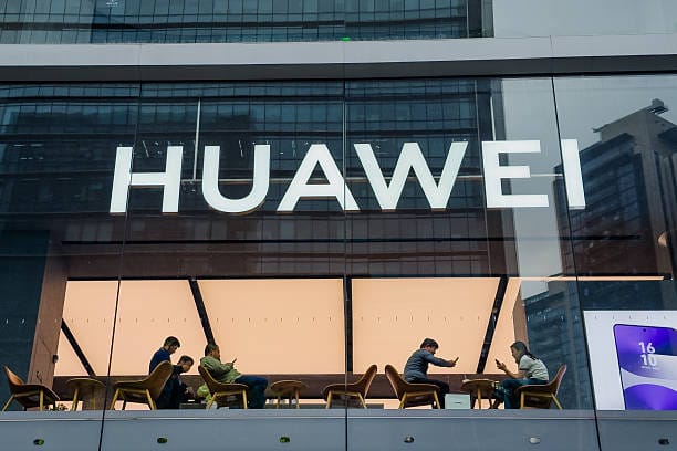 Fiscalía de Estados Unidos acusa a Huawei de robo de tecnología y evasión de sanciones