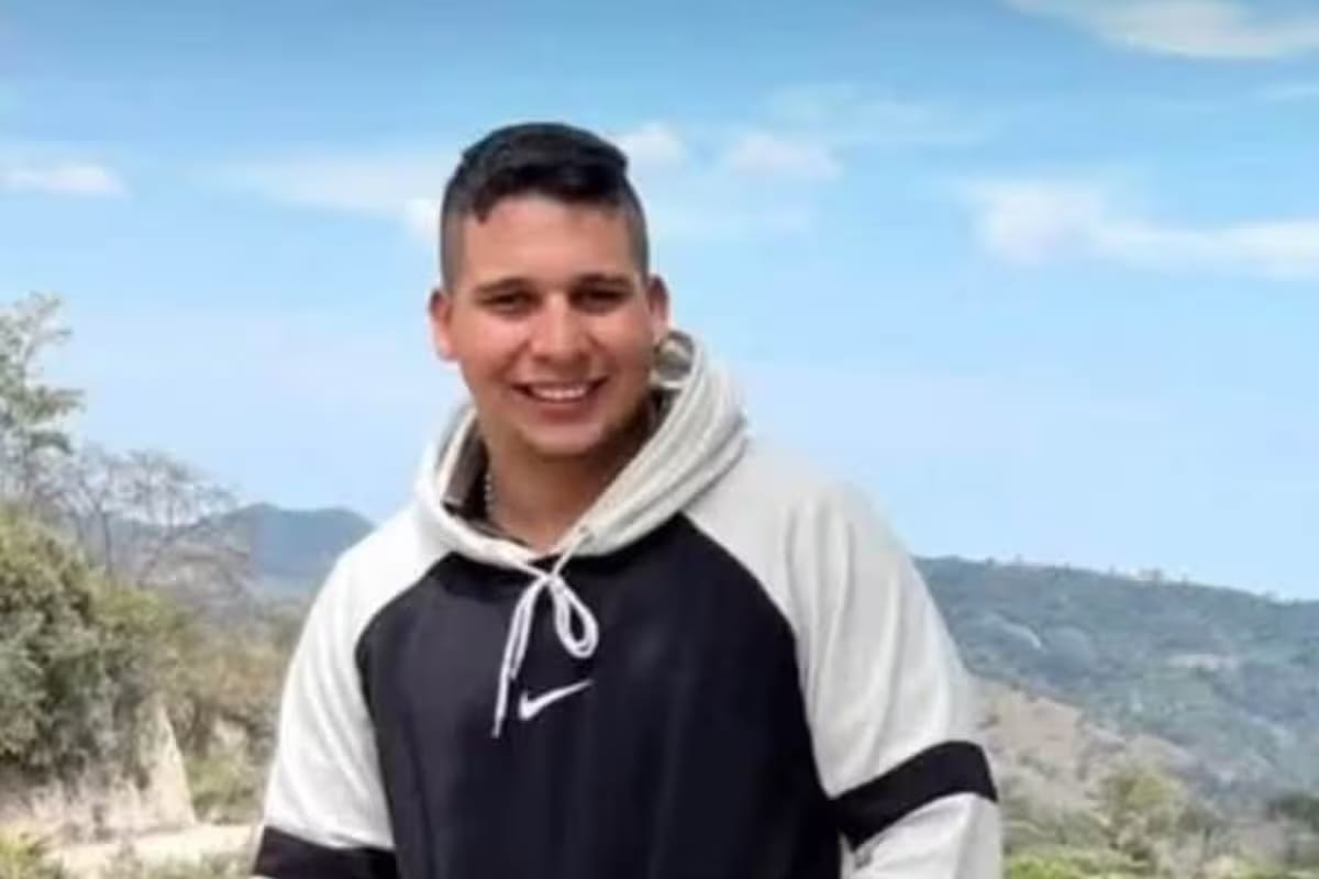 Murió al acompañar en moto la ambulancia que llevaba a su hermano baleado en Santander