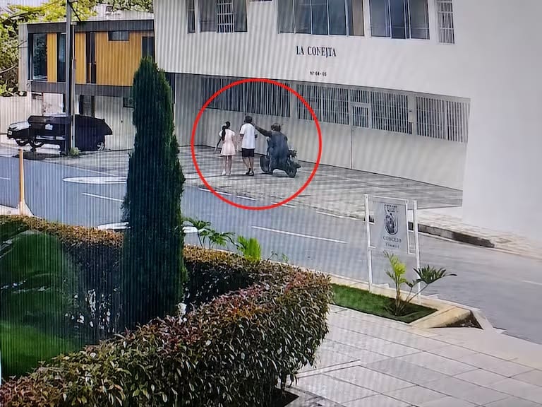A pocos metros de su casa lo tumbaron al piso para robarle una millonaria cadena de oro en Cabecera, Bucaramanga