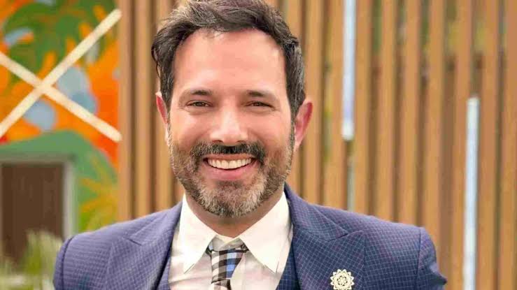 Alejandro Estrada reconoció que no recibe propuestas para actuar y no descartó llegar a la política