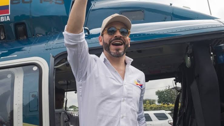 ¿Austeridad? Gobierno de De la Espriella ya ha gastado más de  $2.286 millones en trayectos aéreos