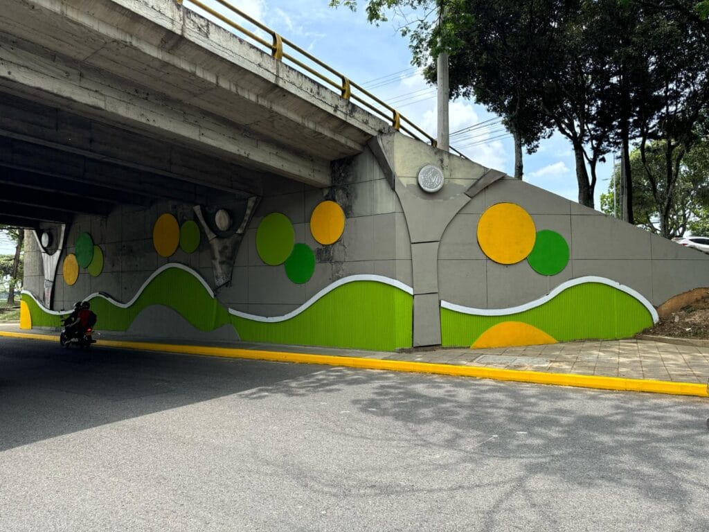 Mujer murió tras sufrir un accidente en moto en el puente de Provenza en Bucaramanga