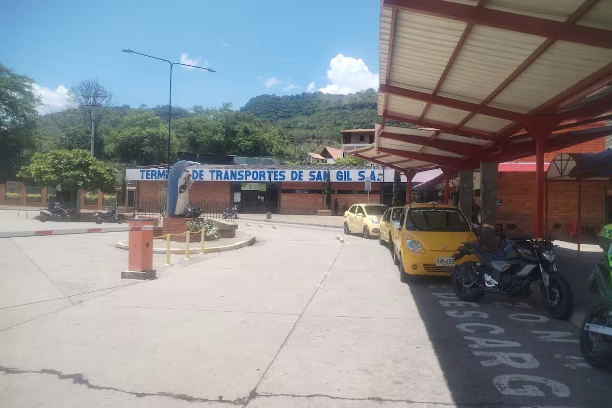 Pasajero falleció luego de desplomarse en el Terminal de San Gil