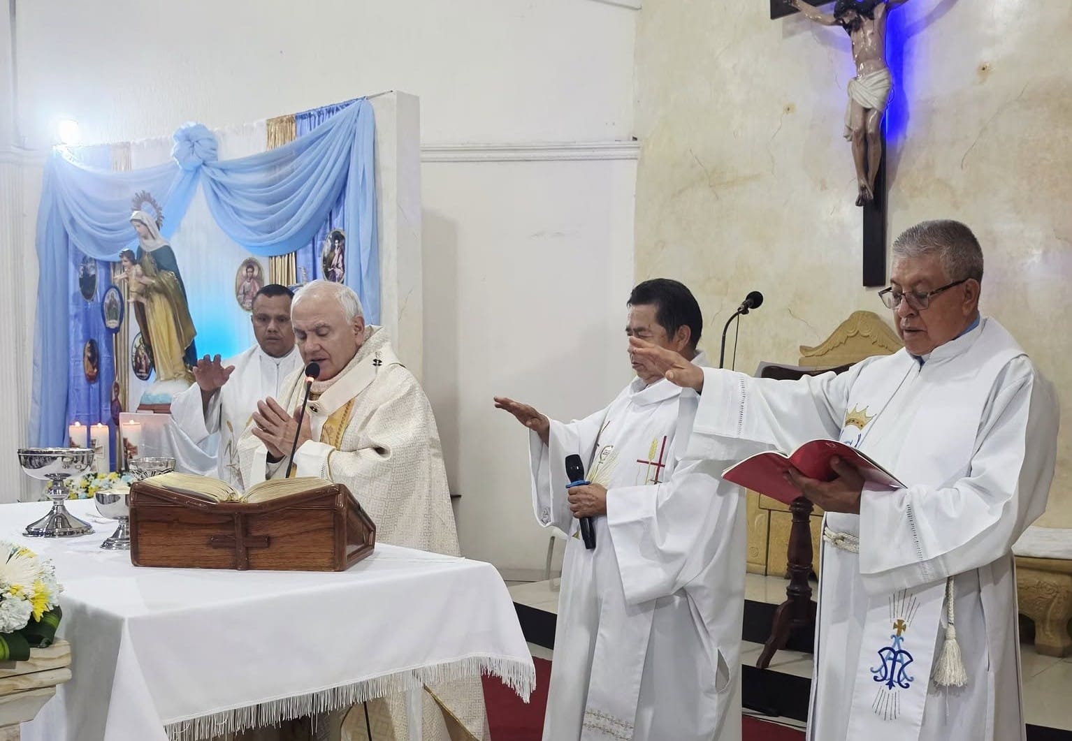 Fiesta patronal parroquia María Reina de los Apóstoles