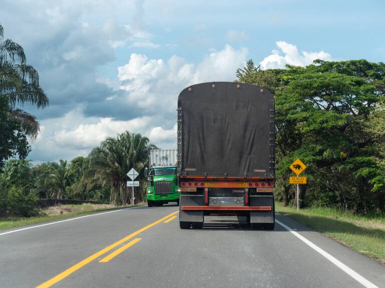 Hasta nuevo aviso sigue restricción de vehículos de carga entre Bucaramanga y Bogotá