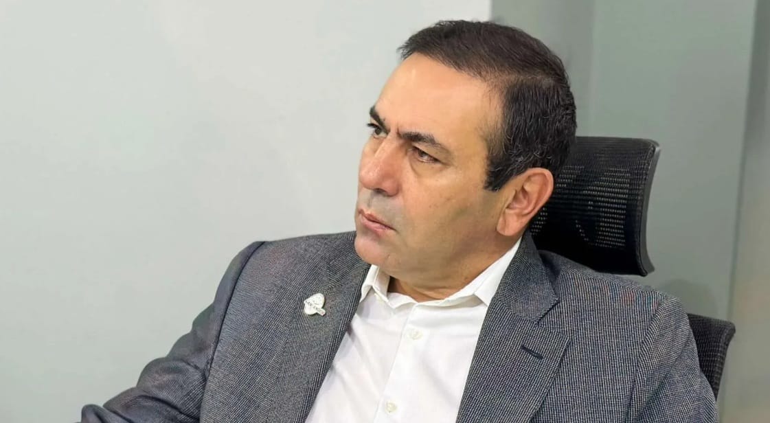 Gobernador de Santander gestiona recursos con la Nación para terminar carreteras en Santander