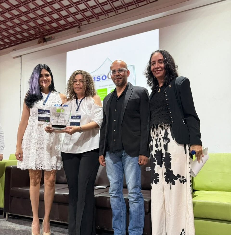 Reconocimiento a Escuela de Idiomas UIS