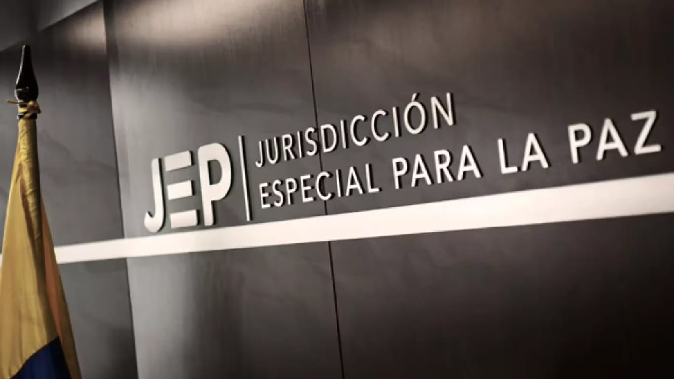 Familias de víctimas de ‘falsos positivos’ protestaron en Bucaramanga tras cancelación de audiencia de la JEP
