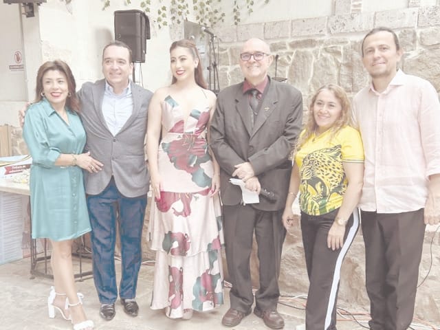 Espléndido respaldo  a la Señorita Santander APOYO total de empleados de la  Notaría Séptima de Bucaramanga