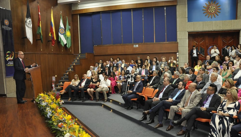 Facultad de Derecho de Universidad Santo Tomas está cumpliendo 50 años imagen de la publicación