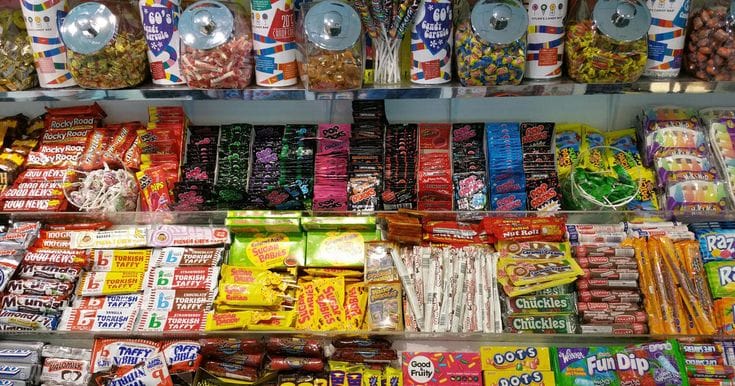California impulsa ley para prohibir el colorante rojo imagen de la publicación
