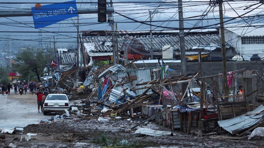 Acapulco en emergencia total tras el devastador huracán Otis imagen de la publicación