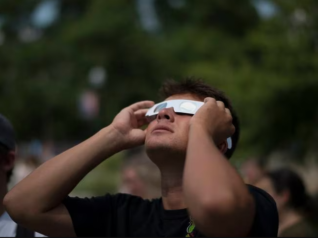 Consejos para cuidar la salud visual durante el eclipse solar en Bucaramanga imagen de la publicación