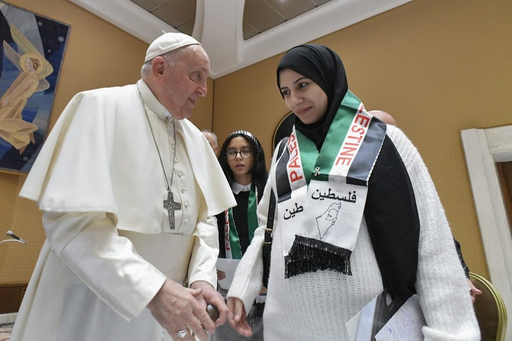 Papa Francisco se reunió con familiares de víctimas por el conflicto en Gaza imagen de la publicación
