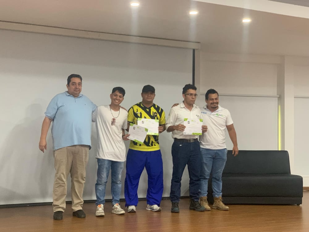 Creatividad e ingenio brillan en solución de circuitos eléctricos imagen de la publicación