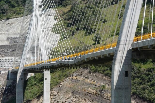 Supervisora e interventor del Puente Hisgaura fueron inhabilitados por 14 años imagen de la publicación