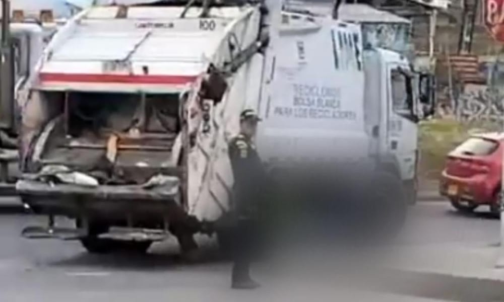 Resbaló y fue arrollado por carro recolector de basuras imagen de la publicación