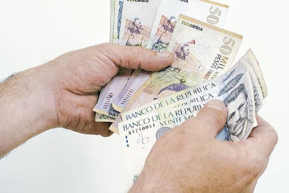 Salario mínimo subiría a $1,300.000 si incrementa 12% para el 2024 imagen de la publicación