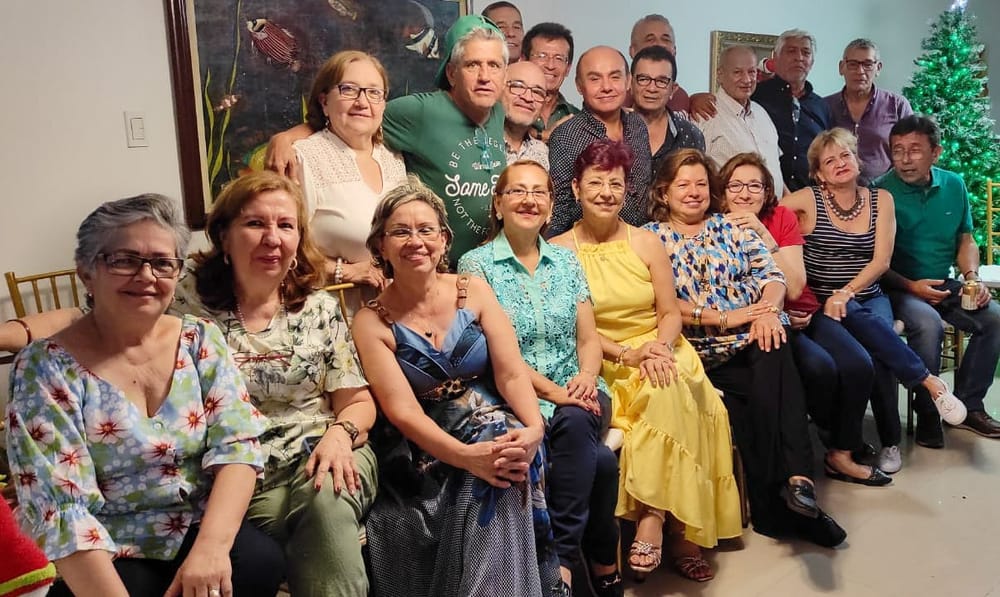 Reencuentro Promoción 1979 Colegio Americano imagen de la publicación