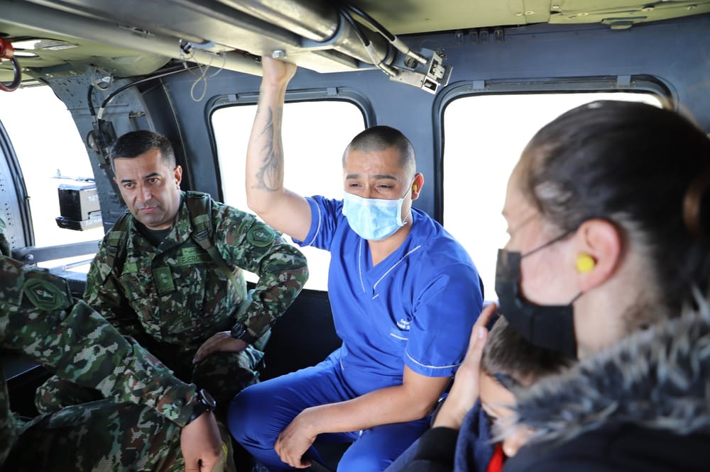 Ejército salvó la vida de un niño tras sacarlo en helicóptero de una vereda imagen de la publicación