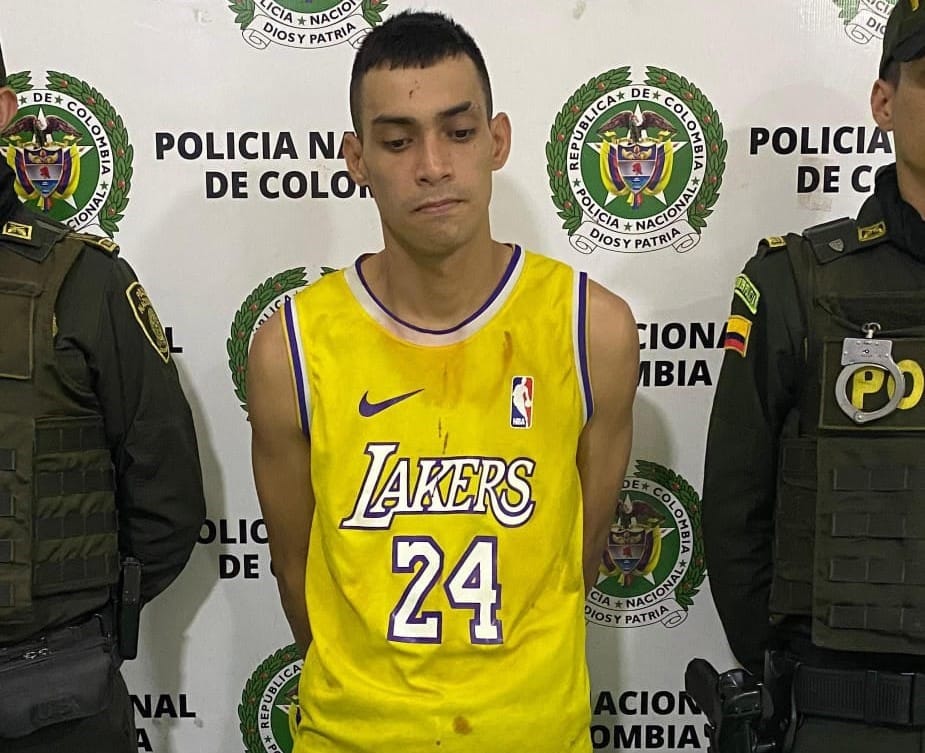 Se las dieron de duros peleando a cuchillo y les tocó dormir en el calabozo imagen de la publicación