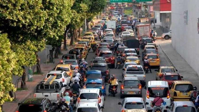 ‘Trancón infernal’ en Bucaramanga por desatinado cierre de la carrera 27 imagen de la publicación