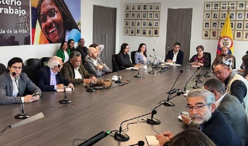 Inflación bajó al 10,15 % en Colombia y será base para salario mínimo del 2024 imagen de la publicación