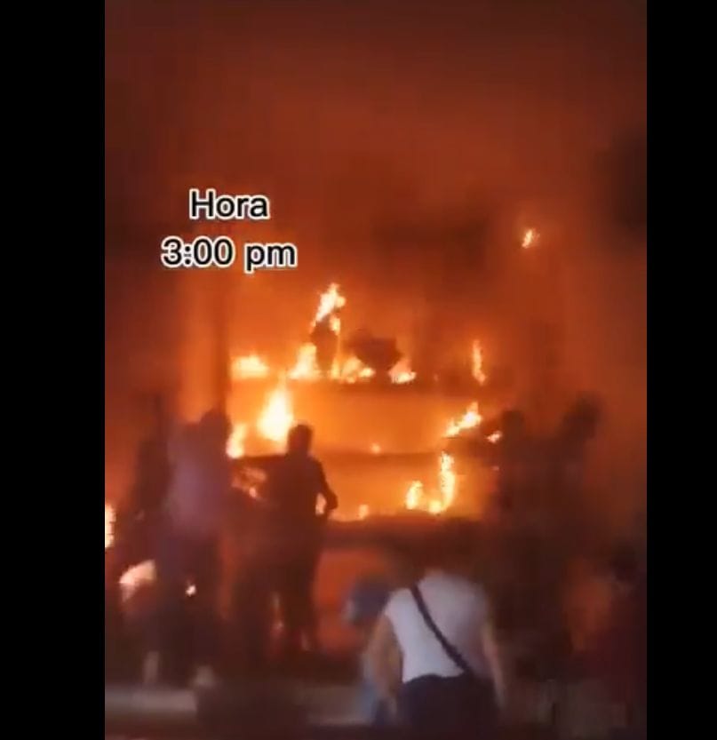 Iglesia del Carmen de Chucurí vivió emergencia por incendio imagen de la publicación