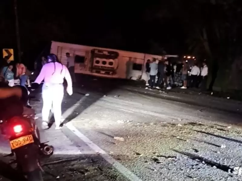 Un muerto y 12 heridos en accidente vía Bucaramanga - San Alberto imagen de la publicación