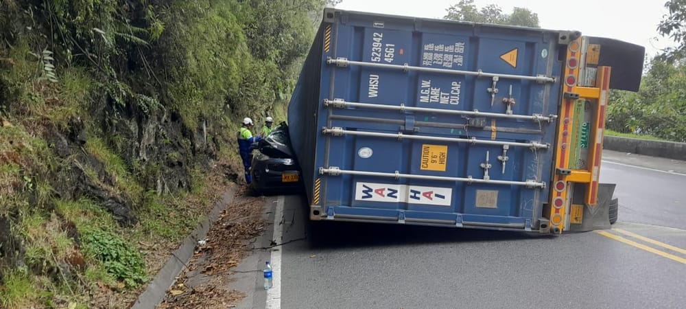 Aparatosos accidente vía a Cúcuta imagen de la publicación