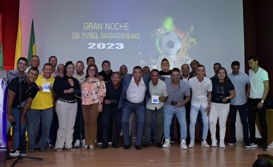LSF celebró a los héroes del balompié en su Gala del 2023 imagen de la publicación