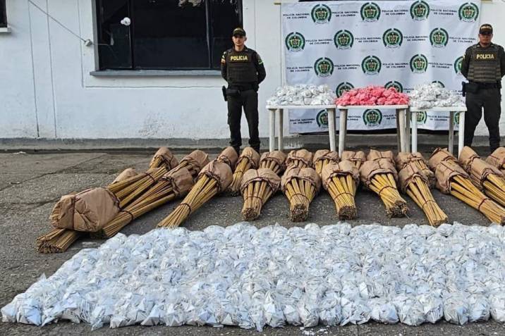 Autoridades decomisaron millonaria carga de pólvora imagen de la publicación