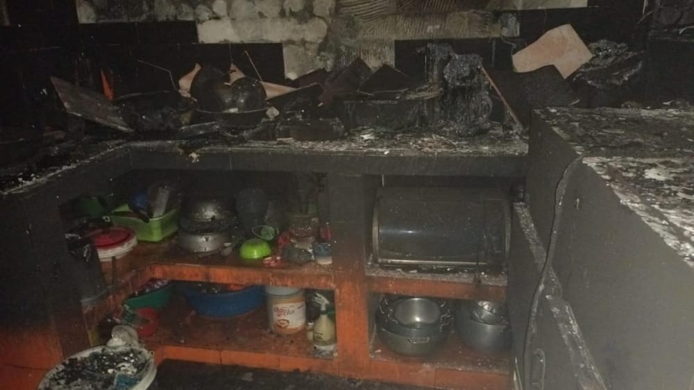 Familia descansaba mientras luces del pesebre causó incendio en el que murió adolescente imagen de la publicación