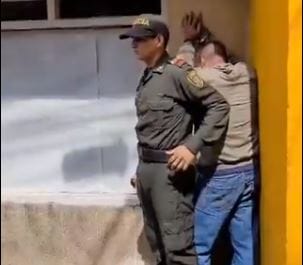 Con todo y brazalete del INPEC salían a robar en Bucaramanga imagen de la publicación