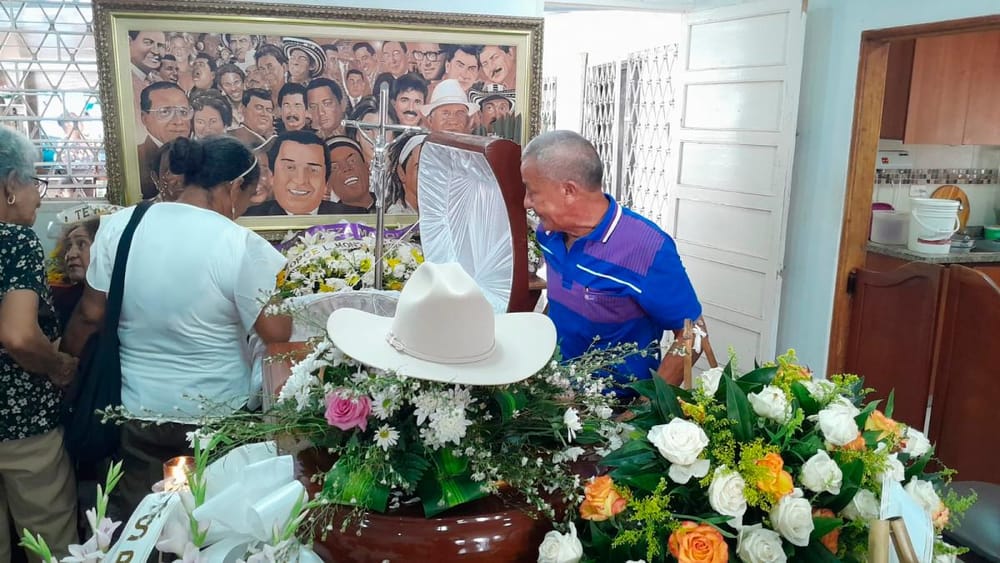 Los Palmitos da el último adiós a Lisandro Meza imagen de la publicación