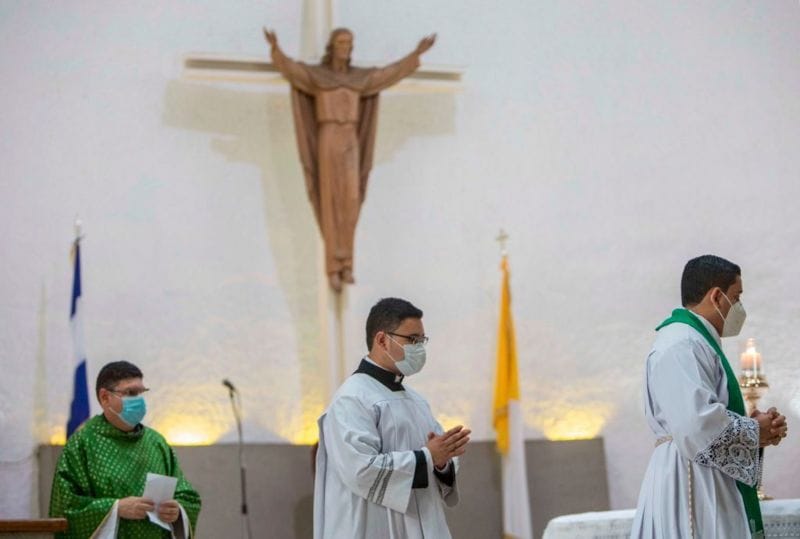 Obispos y sacerdotes expulsados de Nicaragua fueron   recibidos por el Vaticano imagen de la publicación