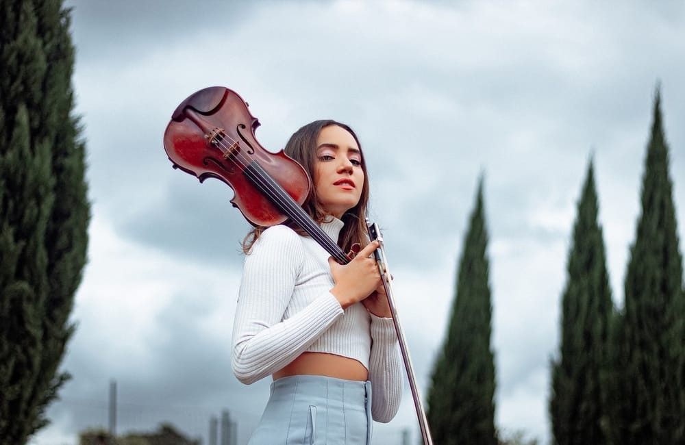 Jelie Aza entierra las penas del amor imagen de la publicación