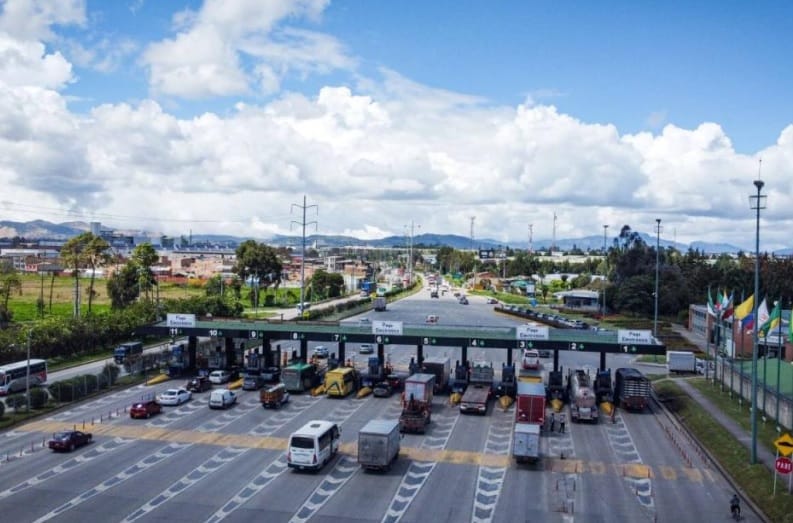 Alza en los peajes desató la ira de transportadores que amenazan con paro nacional imagen de la publicación