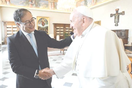 Petro recibió bendición Papal imagen de la publicación