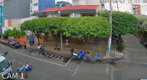 VIDEO : Hacer caso omiso al pedido de los alférez habría generado accidente de motorizado en Barrancabermeja imagen de la publicación