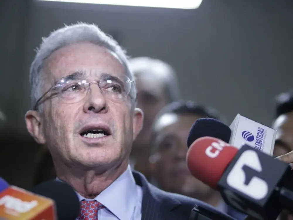 Denuncia expresidente Álvaro Uribe: Nombraron 36 magistrados auxiliares con sueldos de $37.588.558 mensuales imagen de la publicación