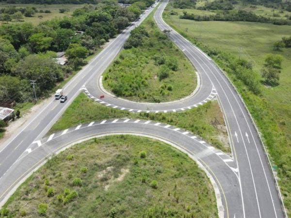 Nuevo decreto presupuestal en Colombia recortó casi 1 billón de pesos a vías 4G imagen de la publicación