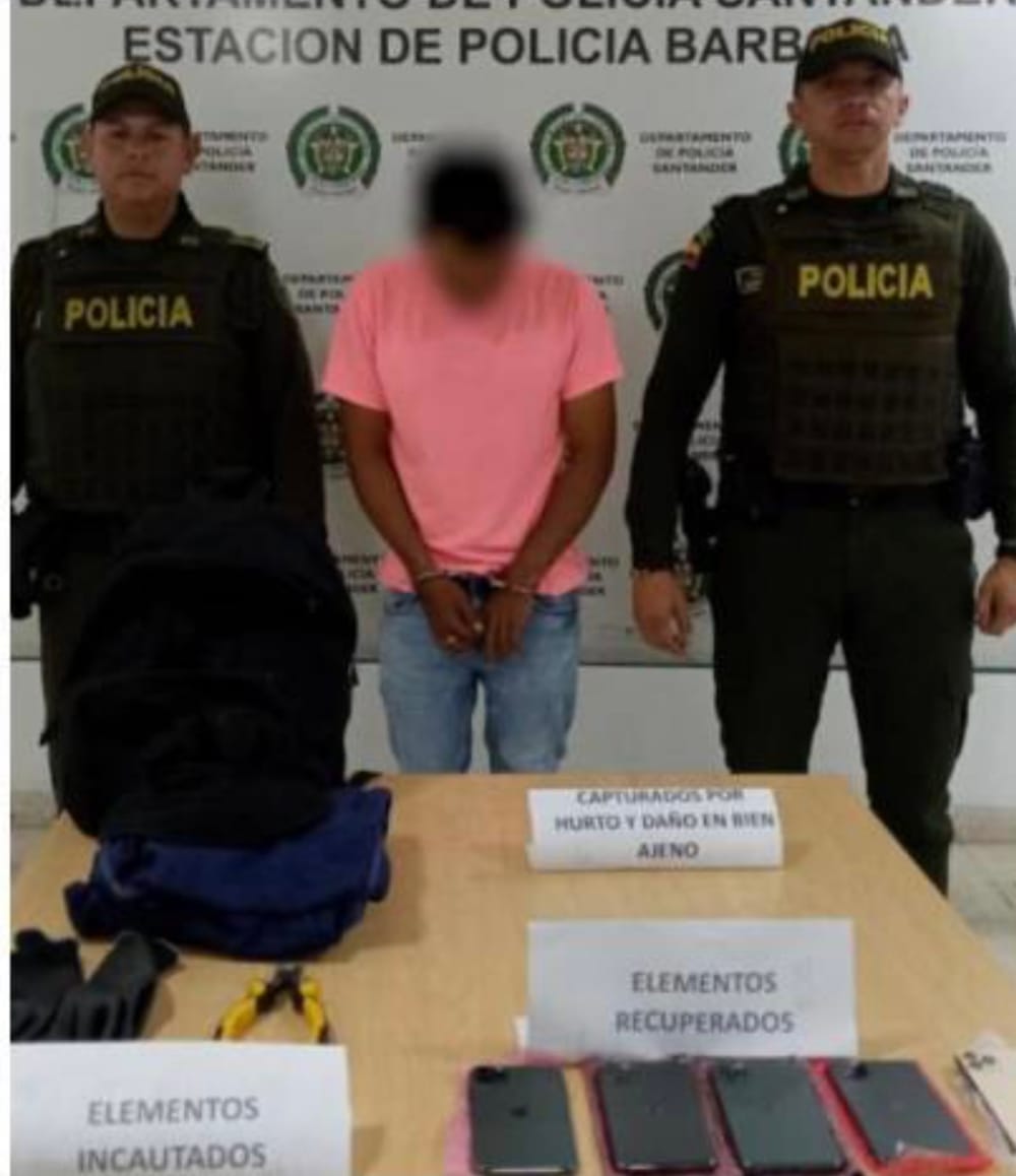 Hombre fue sorprendido robando 5 celulares en Barbosa imagen de la publicación