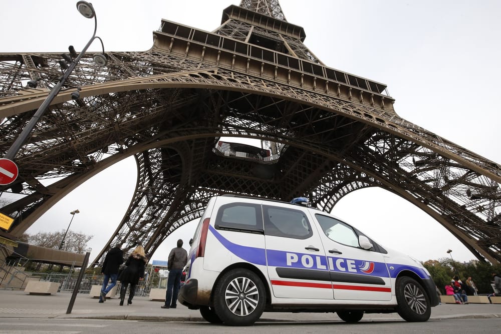 Previo a Olímpicos trabajadores de Torre Eiffel en huelga imagen de la publicación