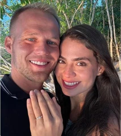 ¡Suenan campanas de boda! Dominic Wolf se casa con una santandereana imagen de la publicación