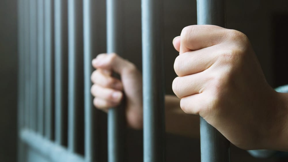 dos décadas de cárcel pagará hombre que abusó de su propia hija en Girón imagen de la publicación