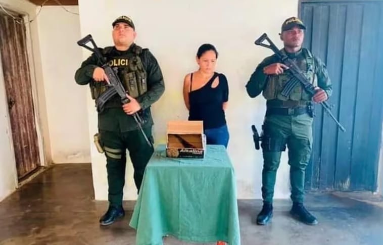 Mujer fue arrestada por la muerte de su expadrastro en un contexto de violencia intrafamiliar imagen de la publicación