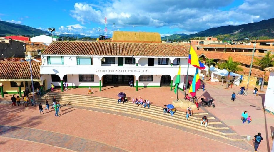 Entre seguridad y polémica: Tocancipá implementa toque de queda para menores imagen de la publicación