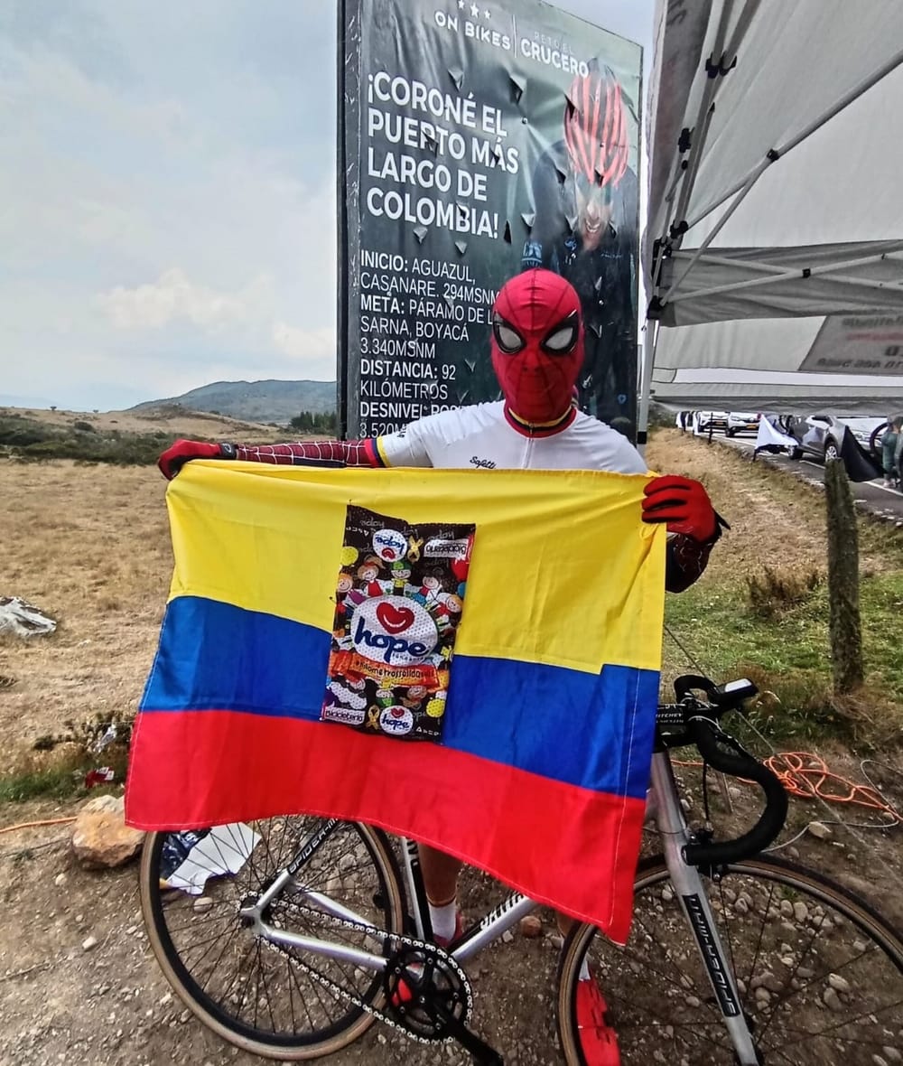 ‘Spiderman´ ascendió el puerto de montaña más alto de Colombia imagen de la publicación