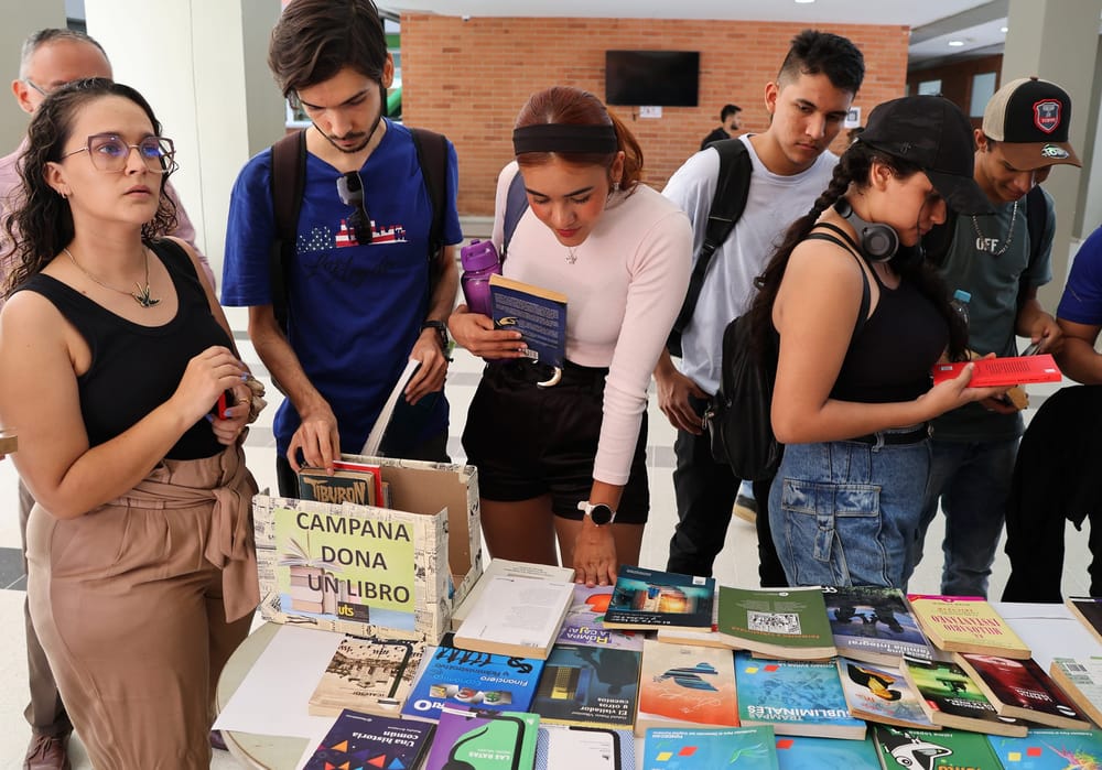 Librotón donación en las UTS imagen de la publicación